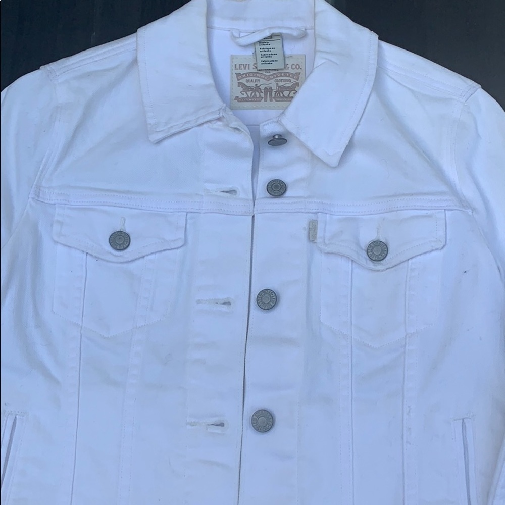 VINTAGE WOMENS LEVI JEAN JACKET